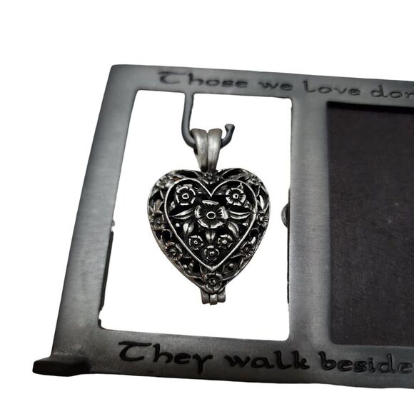 Always In My Heart Memorial Heart Ash Holder Locket Dangle 3x5 Photo Frame - Picture 5 of 6